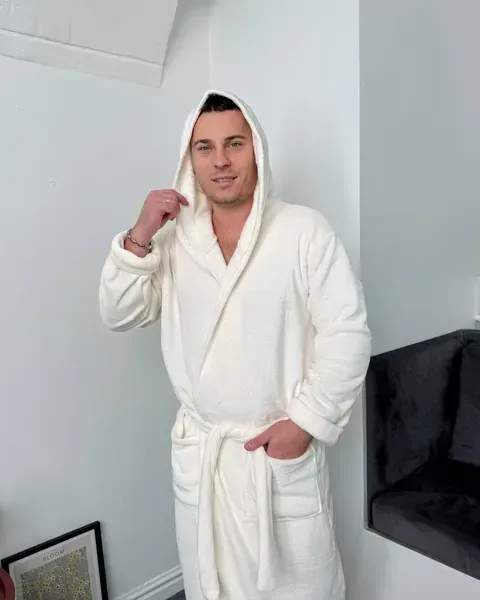 Теплый стильный белый халат унисекс Теплый стильный белый халат унисекс