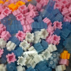 Светящийся конструктор Magic Blocks в виде мишки Bearbrick Цвет: Сиреневый